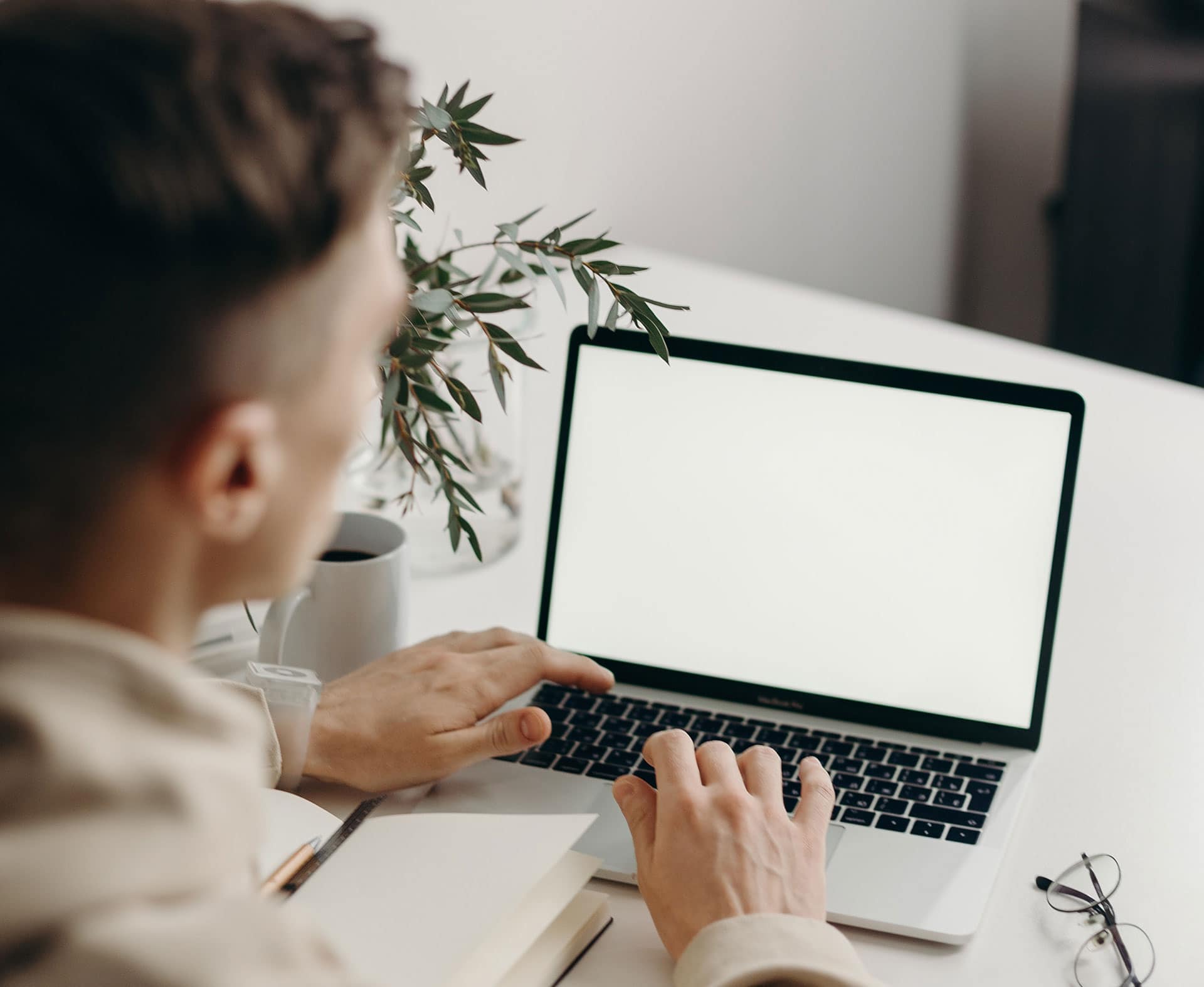 User Experience​ - Automated Alerts based on Accurate Data Analytics